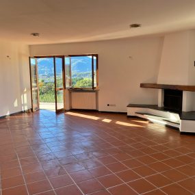 Appartamento primissomo entroterra vista mare in vendita Albenga