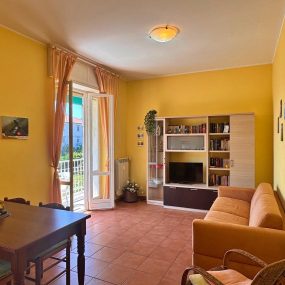 Bilocale zona mare in vendita Albenga a Piazza Europa, Albenga per 220000